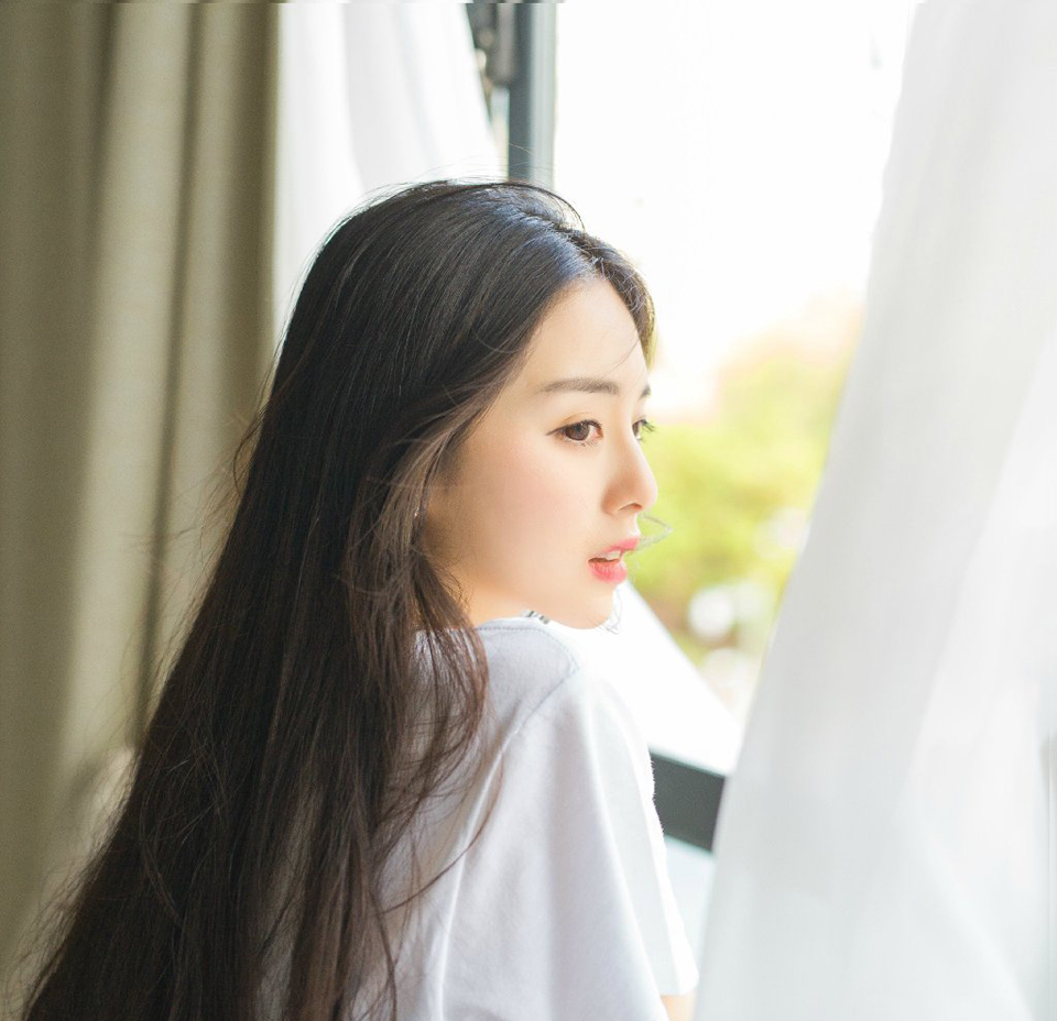 张任在府中来回踱步，咬了咬牙道：“再去打探。”